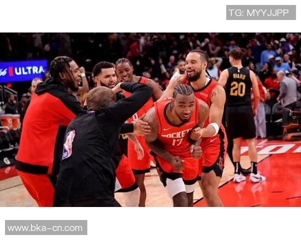 雄鹿巨头造访火箭,周日对决上演超级对决 雄鹿巨头造访火箭,周日对决上演超级对决